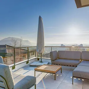 serenity-3-bedroom-top-floor-apartment-parking-lake.hotels-rhonealpes.com/